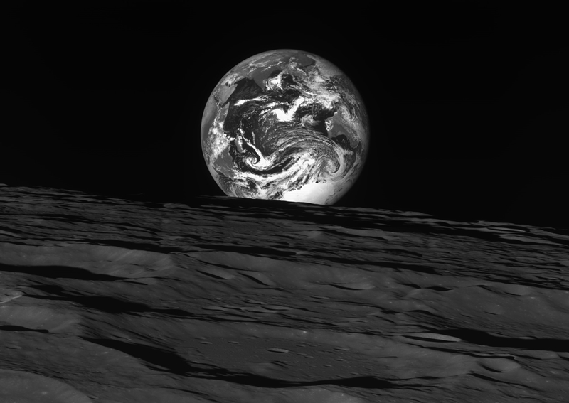 Potret bumi yang diambil oleh Danuri dari ketinggian 344 km dari atas permukaan bulan pada tanggal 24 Desember lalu.