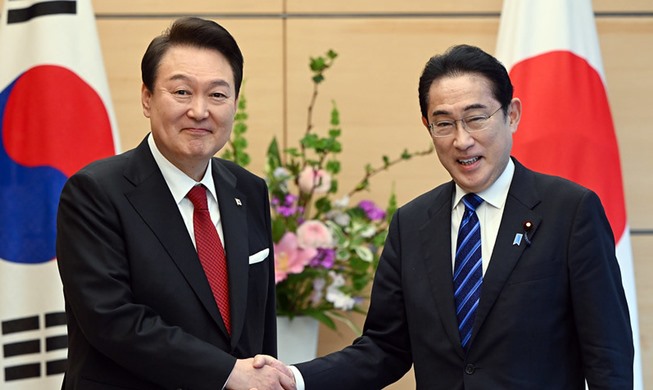 Presiden Yoon Ajak PM Jepang untuk Perkuat Kerja Sama Korea, AS, dan Jepang