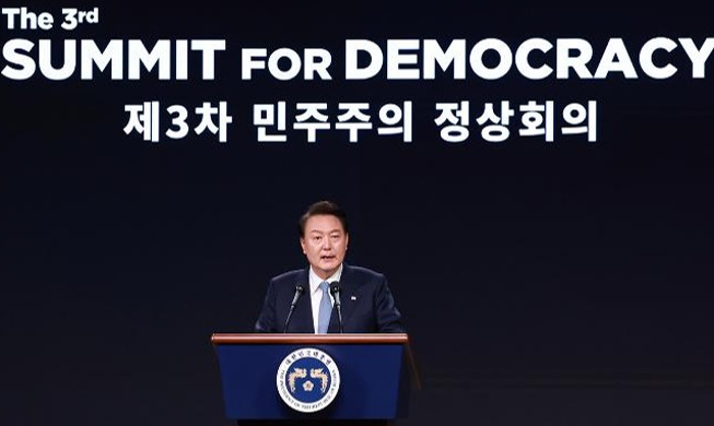 Presiden Yoon Tekankan Pentingnya Teknologi Baru untuk Demokrasi