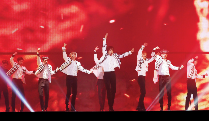 Grup idola EXO memikat dunia dengan koreografi yang sempurna