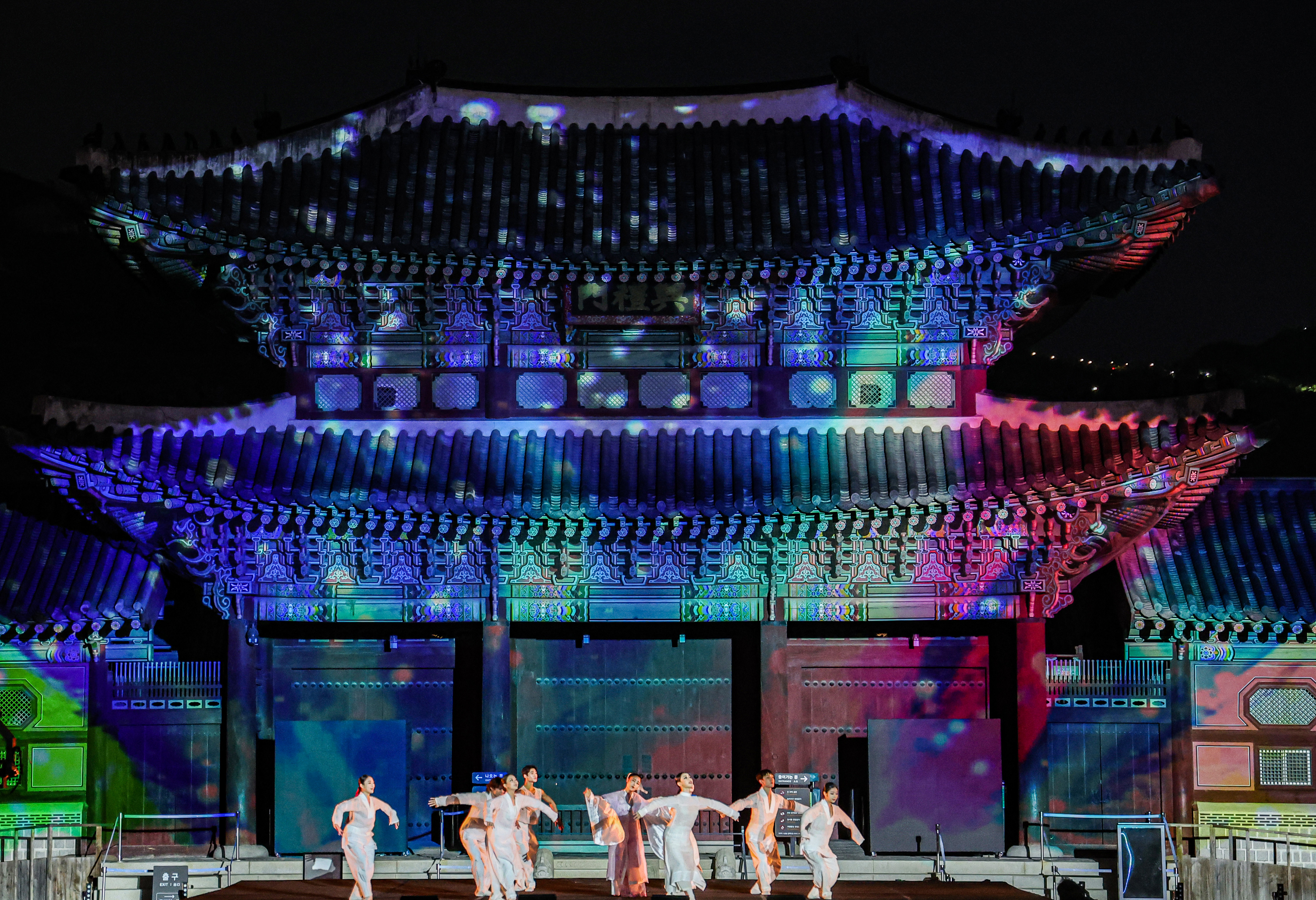 Pada tanggal 10 Upacara pembukaan 'Festival Budaya Kerajaan' diadakan di alun-alun Heungnyemun Istana Gyeongbokgung Distrik Jongno-gu, Seoul (Yonhap News) 