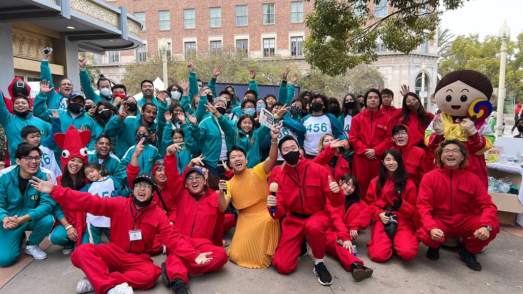 Los Angeles telah menetapkan 17 September sebagai Squid Game Day. Foto di atas merupakan foto para peserta Squid Game pada perayaan Korean Day di 2021 Asian World Film Festival yang diadakan di Los Angeles pada 6 November 2021 (waktu setempat). (Yonhap News) 