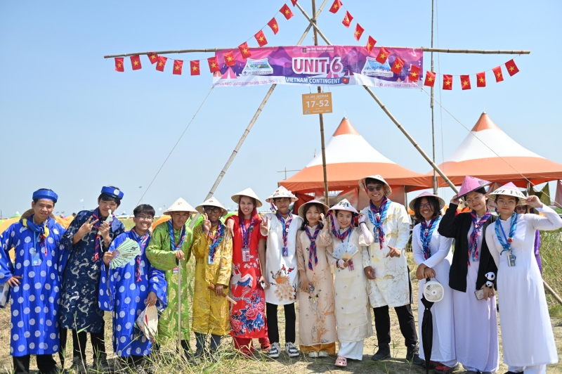 Pada acara Hari Pertukaran Budaya yang digelar pada tanggal 6 Agustus sebagai bagian dari Jambore Pramuka Dunia Saemangeum tahun 2023, para anggota pramuka asal Vietnam mengambil foto dengan mengenakan ao dai, pakaian tradisional Vietnam. Pada acara ini, para anggota pramuka dari setiap negara mengenakan kostum tradisional dan memperkenalkan budaya budaya mereka sambil berjalan-jalan di sekitar bumi perkemahan. 