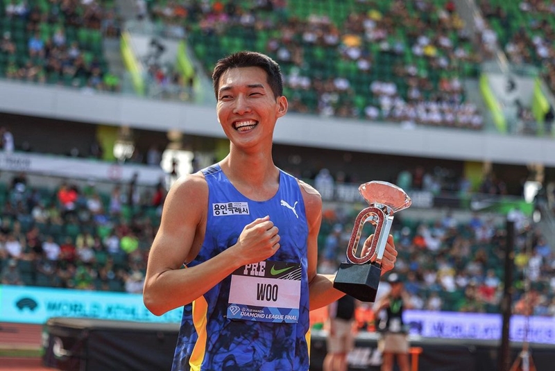 Woo Sang-hyeok terlihat senang setelah memenangkan kejuaraan di lompat tinggi putra pada Final Liga Diamond World Athletics 2023 yang digelar pada tanggal 16 September (waktu setempat) di Hayward Field di Eugene, Oregon, AS. (Instagram resmi Woo Sang-hyeok)
