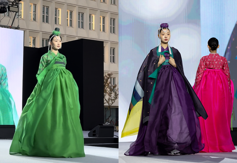 Para model memperagakan busana milik Hanbok Lynn pada peragaan busana hanbok bertajuk Mimpi Kupu-kupu (terjemahan tidak resmi) yang digelar sebagai bagian dari Pekan Budaya Hanbok Tahun 2023 tanggal 20 Oktober di Seoul Museum of Craft Art, Jongno-gu, Seoul. (Sahar Daghari, Kim Sunjoo) 