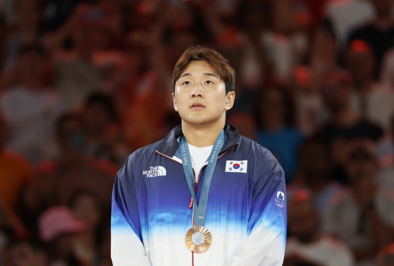 Lee Joonhwan memenangkan medali perunggu Olimpiade Paris 2024 pada tanggal 30 Juli 2024 (waktu setempat) melalui cabang olahraga judo kelas 81 kg putra.  