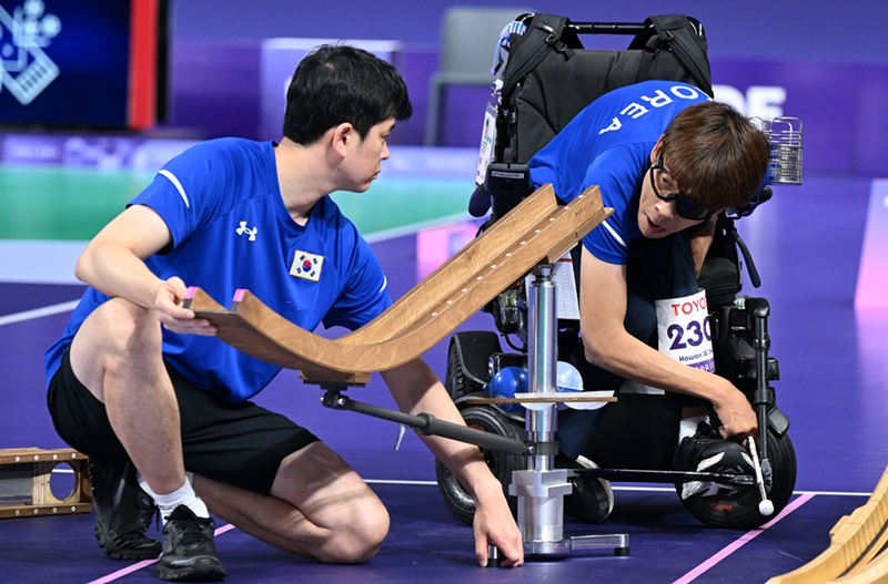 Jeong Ho-won berhasil meraih medali emas boccia tunggal putra (BC3) setelah mengalahkan Daniel Michel (Australia) pada babak final yang digelar tanggal 2 September 2024 (waktu setempat) di Paris, Prancis. 