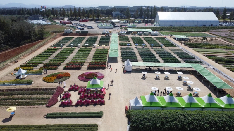 Kementerian Pertanian, Pangan, dan Peternakan menggelar Pameran Bibit Korea tahun 2024 pada tanggal 16-18 Oktober 2024 di K-seed Valley, Kota Gimje, Provinsi Jeollabuk. Foto di atas menampilkan suasana Pameran Bibit Korea tahun 2023. (laman resmi Pameran Bibit Korea)