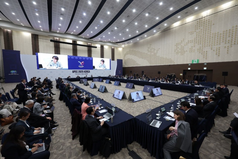 Korea memilih 'kerja sama dalam bidang kecerdasan buatan' dan 'tanggapan terhadap perubahan struktur populasi' sebagai agenda utama APEC tahun 2025 melalui SOM1 APEC yang digelar dari tanggal 24 Februari hingga 9 Maret 2025 di Gyeongju. (Kementerian Luar Negeri)