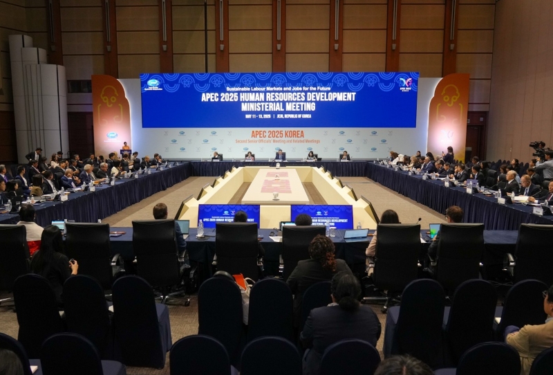 Pertemuan Menteri APEC (Kerja Sama Asia Pasifik) tahun 2025 untuk Perkembangan Sumber Daya Manusia telah digelar pada tanggal 11-13 Mei 2025 di International Convention Center Jeju. (Pemerintah Provinsi Jeju) 