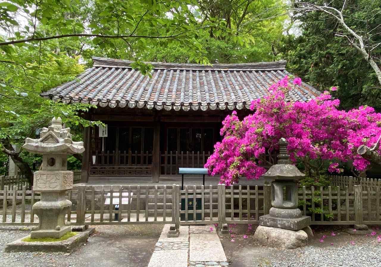 Foto di atas menunjukkan bentuk Gwanwoldang sebelum dibongkar yang berada di Kota Kamakura, Jepang. Sebelum pembongkaran, Gwanwoldang digunakan sebagai kuil untuk berdoa karena menyimpan patung Buddha di dalamnya. (Layanan Warisan Korea)  
