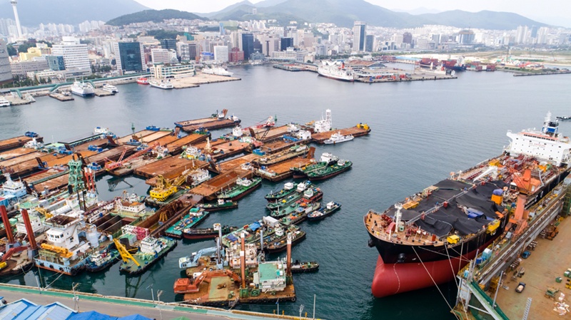 Korea dan Australia akan membentuk pelabuhan pengiriman hijau untuk mencapai dekarbonisasi dalam bidang pengiriman laut. Foto di atas menunjukkan panorama Pelabuhan Busan. (iClickArt) *Reproduksi dan pendistribusian ulang foto di atas secara tidak sah, dilarang berdasarkan Undang-undang Hak Cipta.