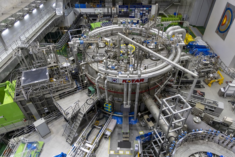 Perangkat Korea Superconducting Tokamak Advanced Research (KSTAR) yang dijuluki sebagai matahari buatan. (Yonhap News)