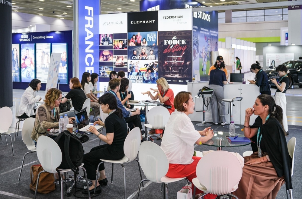 BCWW (BroadCast Worldwide) akan digelar pada tanggal 16-19 September 2025 di COEX, Gangnam-gu, Seoul. Foto di atas menunjukkan salah satu stan pada BCWW 2024.