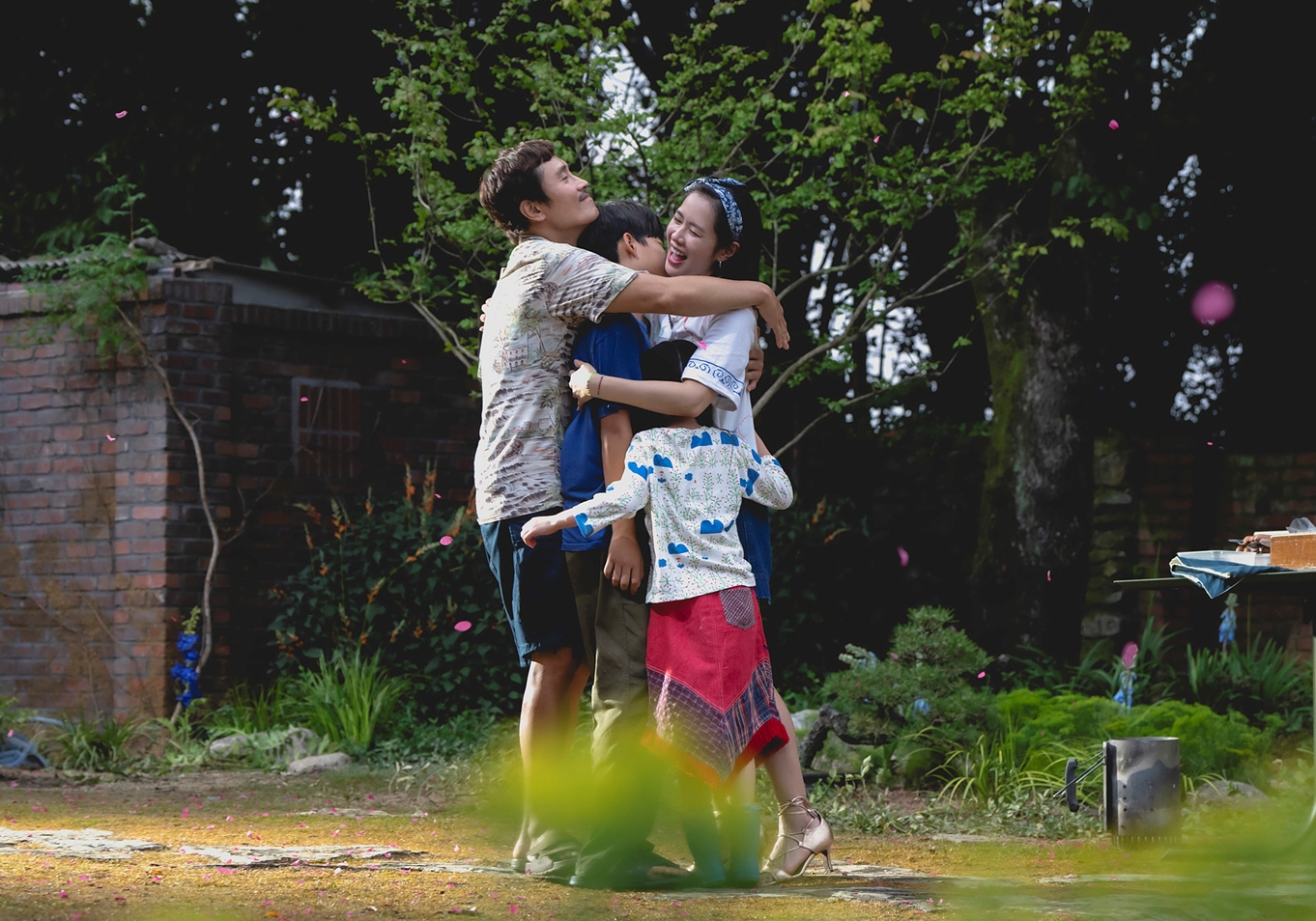 Potongan adegan dalam film No Other Choice karya Sutradara Park Chan-wook yang akan diputar sebagai film pembuka BIFF ke-30.  
