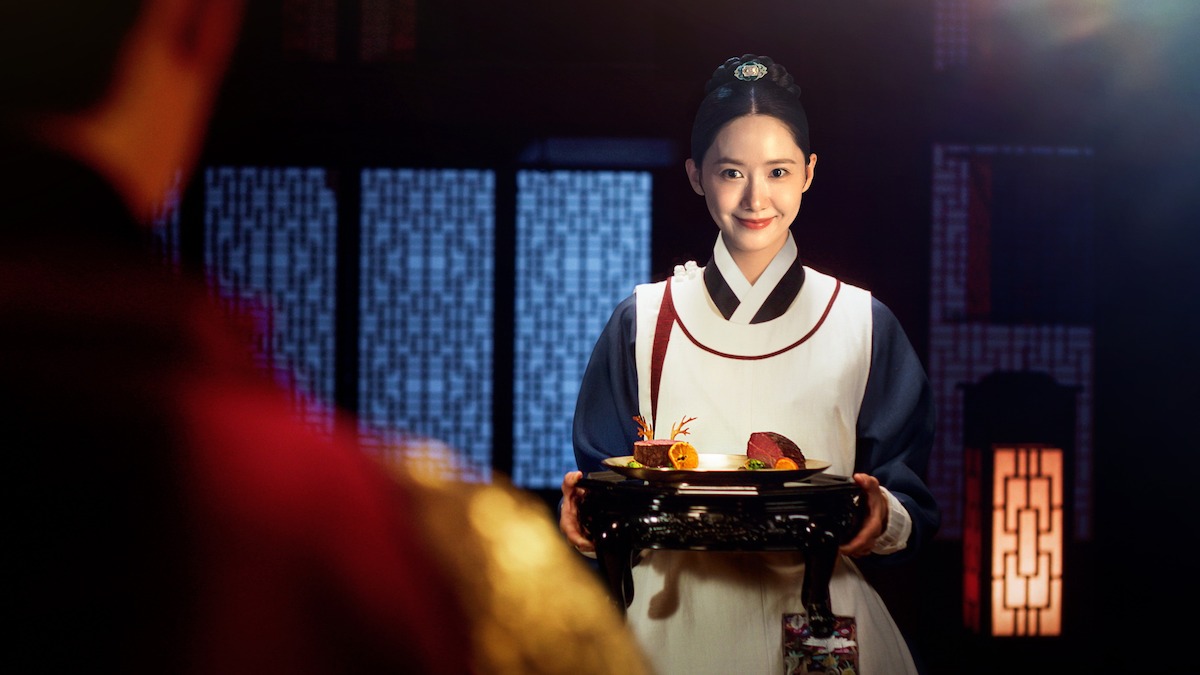 Drama Bon Appétit, Your Majesty berhasil menduduki peringkat pertama untuk acara TV nonbahasa Inggris di Netflix. (Netflix