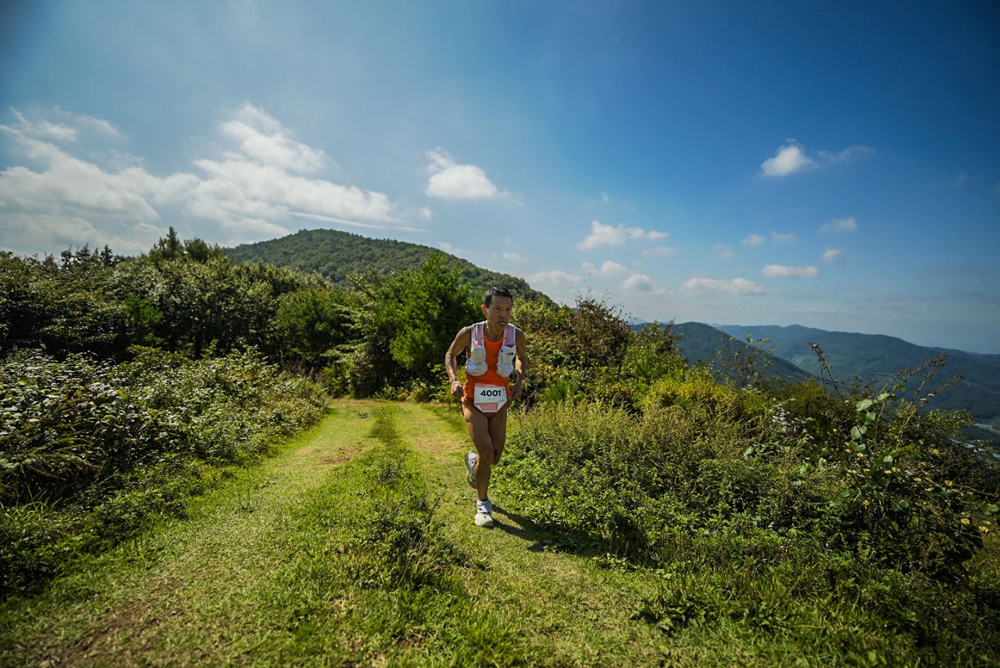 Jangsu Trail Race mendapatkan perhatian publik setelah menjadi pertandingan lari lintas alam pertama di Korea yang membuka kategori 100 mil (sekitar 170 km). Pertandingan tersebut mengajak pesertanya untuk menyusuri beberapa gunung di wilayah Jangsu-gun, seperti Palgongsan, Bonghwasan, Namdeogyusan, dan Jangansan.  