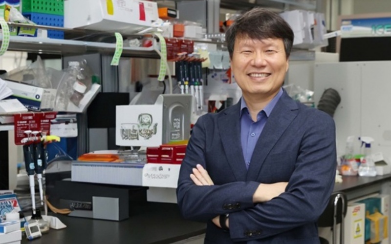 Jalur perpindahan sel kanker yang selama ini menjadi misteri berhasil diungkap untuk pertama kalinya di dunia oleh tim peneliti Korea. Foto di atas menunjukkan Heo Won Do dari Departemen Ilmu Hayati di KAIST. (KAIST)