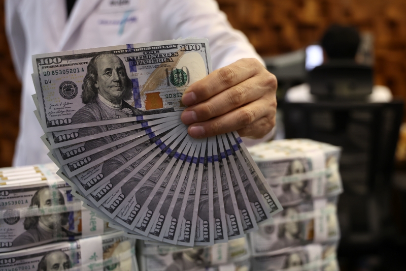 Kementerian Ekonomi dan Keuangan, Komisi Jasa Keuangan (FSC), Bank of Korea, serta Otoritas Jasa Keuangan (FSS) pada tanggal 18 Desember 2025 mengumumkan Rencana Penyesuaian Fleksibel Sistem Ketahanan Devisa yang memuat kebijakan tersebut. (Yonhap News)