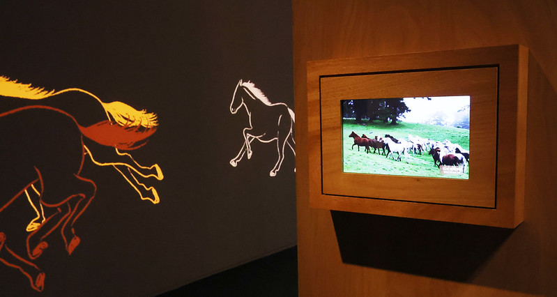Video kuda yang berlarian ditampilkan dalam dalam pameran khusus The Year of the Horse: The Famous Feast of the Horse di Museum Rakyat Nasional, Jongno-gu, Kota Seoul. (Park Daejin)