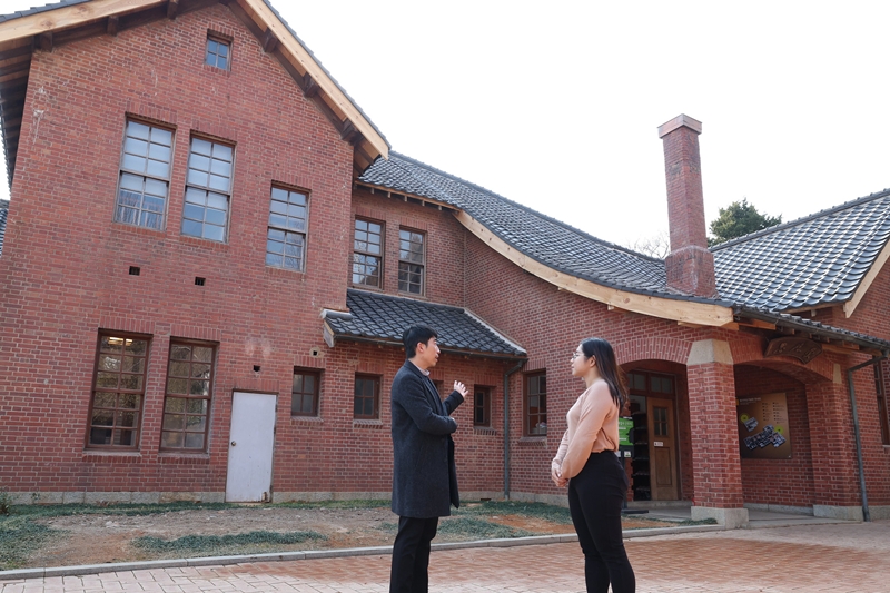 Foto di atas menunjukkan Kediaman Presiden Sementara yang terletak di Seo-gu, Kota Busan. Gedung tersebut digunakan sebagai kantor dan kediaman presiden pada masa Perang Korea dan sekarang digunakan sebagai Aula Peringatan Ibu Kota Sementara. (Lee Jeong Woo)