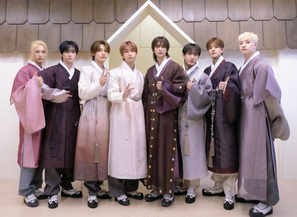 Stray Kids menempati posisi kedua dalam Global Artist Chart tahun 2025 yang dirilis oleh IFPI. (Facebook resmi Stray Kids)