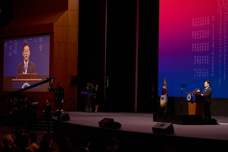 Presiden Lee Jae Myung memberikan pidato pada upacara peringatan Gerakan Kemerdekaan Satu Maret yang digelar pada tanggal 1 Maret 2026 di COEX, Gangnam-gu, Seoul. (Cheong Wa Dae)  