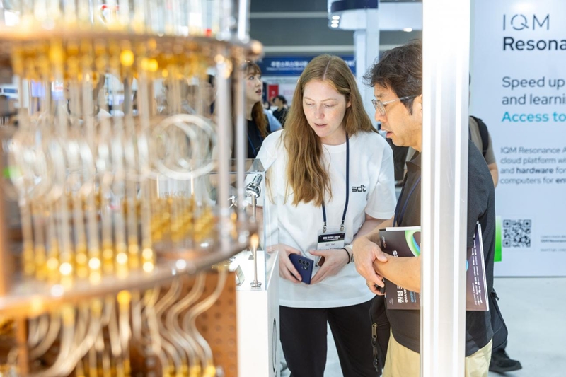 Pameran Quantum KOREA diselenggarakan setiap tahun agar para peneliti dan perusahaan dalam maupun luar negeri dapat berbagi informasi terkini terkait ekosistem kuantum global. Foto di atas menunjukkan Quantum KOREA yang digelar pada Juni 2025 di aT Center, Seocho-gu, Seoul. (Quantum KOREA)   