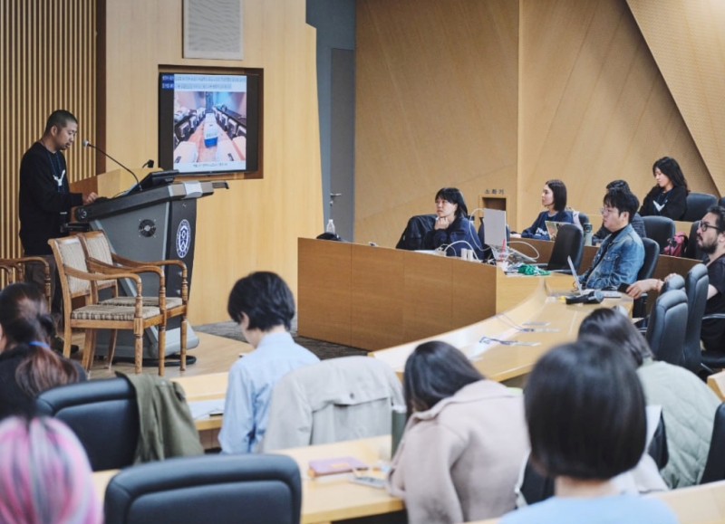 Foto di atas menunjukkan suasana Forum Pemikiran Suaka Margasatwa yang digelar pada tanggal 8 November 2025 di Universitas Yonsei, Seodaemun-gu, Kota Seoul. (Gelombang Kebebasan Hewan)  