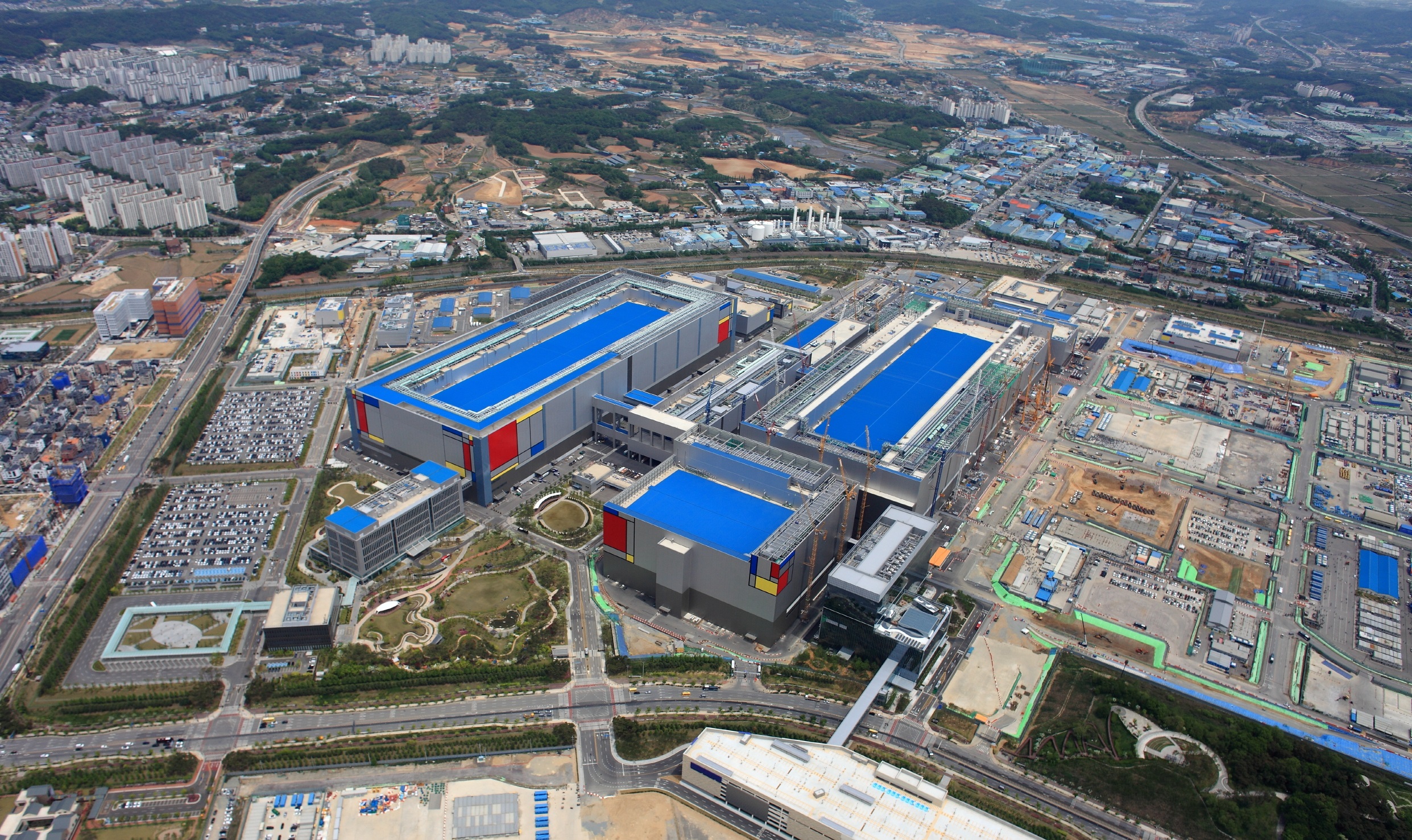 Pemandangan kompleks pabrik semikonduktor Samsung Electronics di Pyeongtaek. (Samsung Electronics)