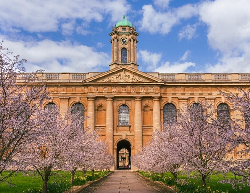 Universitas tersebut pada tanggal 25 April 2026 (waktu setempat) secara resmi mengumumkan pembukaan pusat studi Korea dalam acara peresmian Schwarzman Centre for the Humanities. (Facebook resmi University of Oxford)