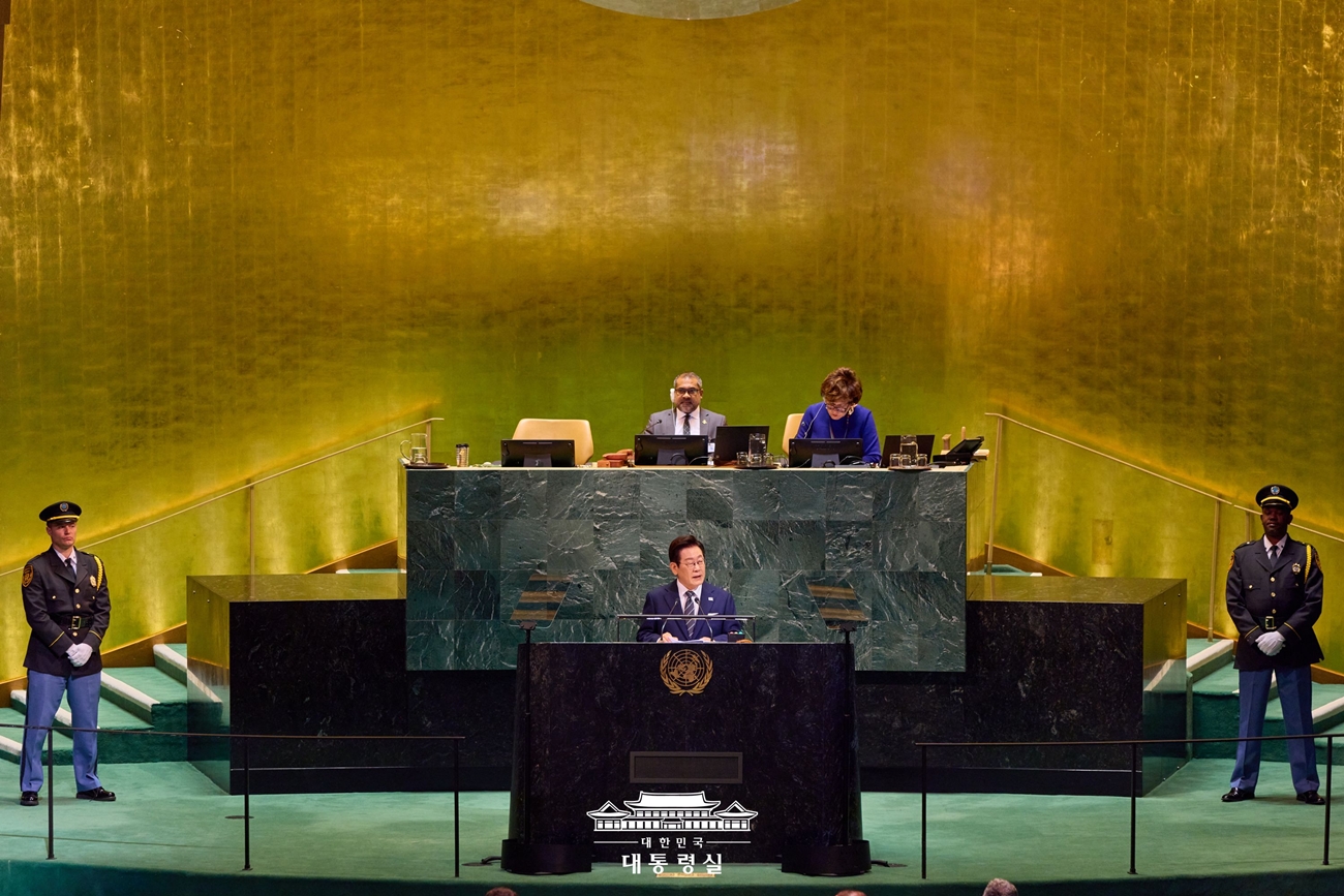 Korea terpilih sebagai anggota ECOSOC untuk masa jabatan 2027&ndash;2029 dalam pemungutan suara yang digelar pada Sidang Umum PBB ke-80 pada tanggal 4 Juni 2026 (waktu setempat). Foto di atas menunjukkan Presiden Lee Jae Myung yang menyampaikan pidato utama di aula Sidang Umum PBB di Markas Besar PBB, New York, Amerika Serikat, pada tanggal 23 September 2025 (waktu setempat). (Cheong Wa Dae)
