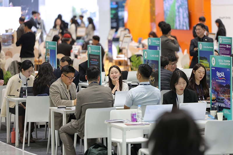 Korea berhasil menempati peringkat kedua dunia dalam penyelenggaraan pertemuan internasional pada tahun 2025. Foto di atas menunjukkan suasana Korea MICE Expo 2025 yang digelar di COEX, Gangnam-gu, Seoul, pada tanggal 3&ndash;5 November 2025. (Laman resmi K-MICE)