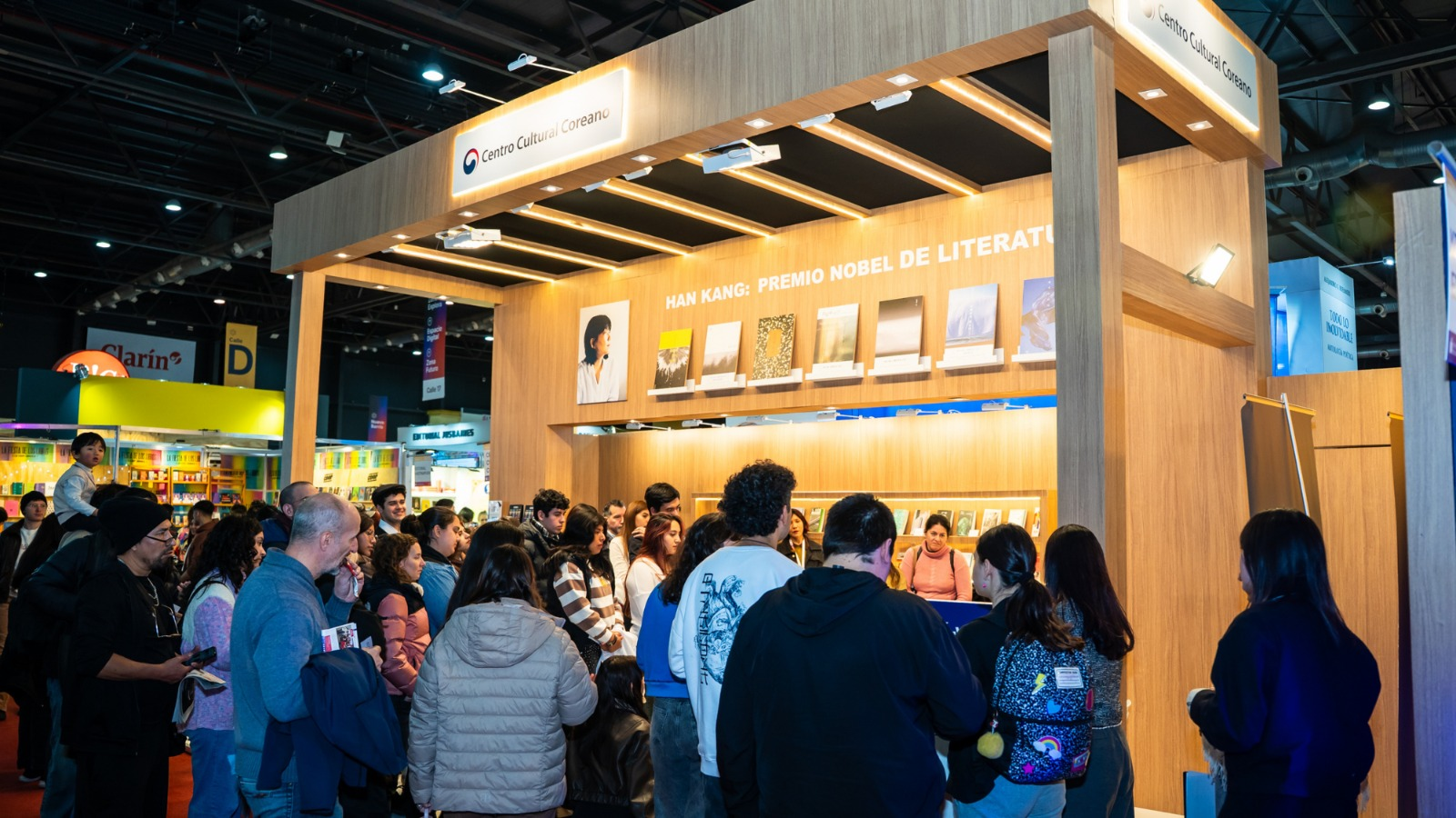 Stan Korean Cultural Center di Argentina pada Pameran Buku Internasional Buenos Aires ke-50 yang berlangsung di La Rural Convention Center, Buenos Aires, Argentina, dari tanggal 23 April 2026 hingga 11 Mei 2026. (KCC di Argentina)