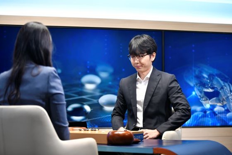 Pemain baduk profesional Korea, Shin Jin-seo, berhasil meraih kemenangan pertamanya dalam pertandingan resmi melawan program kecerdasan buatan baduk, KataGo. (Asosiasi Baduk Korea)