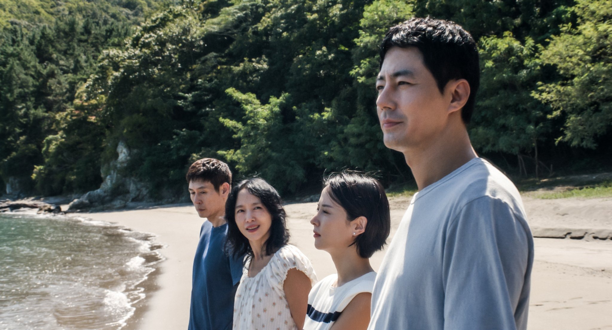 Cuplikan adegan dari film terbaru sutradara Lee Chang-dong, Possible Love. Dari kiri ke kanan: Sul Kyung-gu, Jeon Do-yeon, Cho Yeo-jeong, dan Jo In-sung. (Netflix)