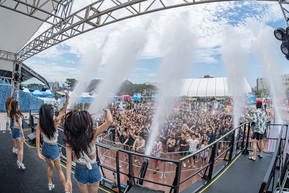 Suasana Festival Lumpur Boryeong yang digelar di Pantai Daecheon, Boryeong, Provinsi Chungcheongnam, pada tanggal 25 Juli 2026. (Yayasan Pariwisata Festival Boryeong)
