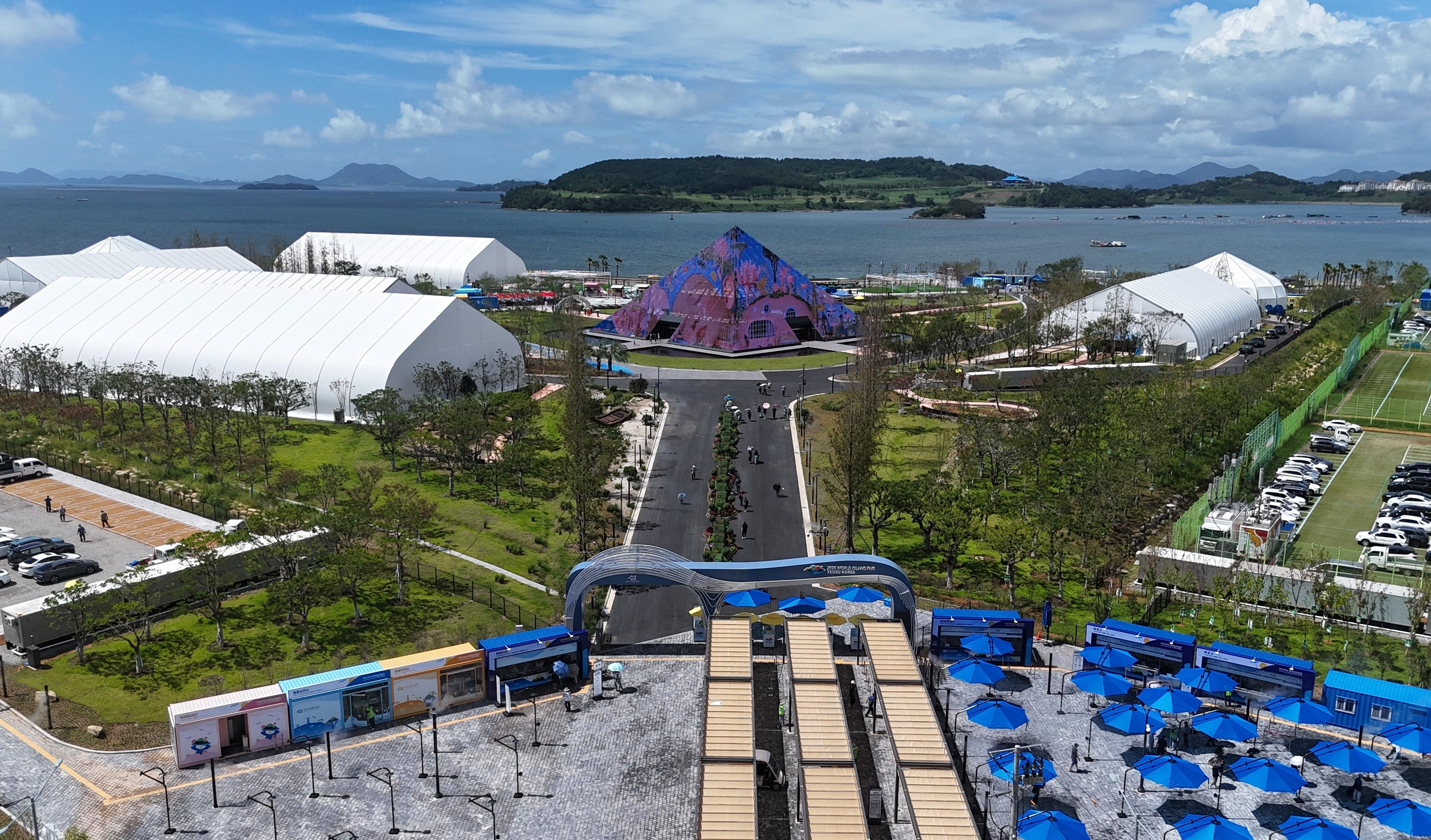Pameran Pulau Dunia Yeosu 2026 akan berlangsung dari tanggal 5 September hingga 4 November 2026 di berbagai lokasi di Kota Yeosu,  Jeonnam-Gwangju. Foto memperlihatkan Kawasan Jinmo di Dolsan yang menjadi lokasi utama penyelenggaraan pameran. (Komite Penyelenggara Pameran Pulau Dunia Yeosu 2026)