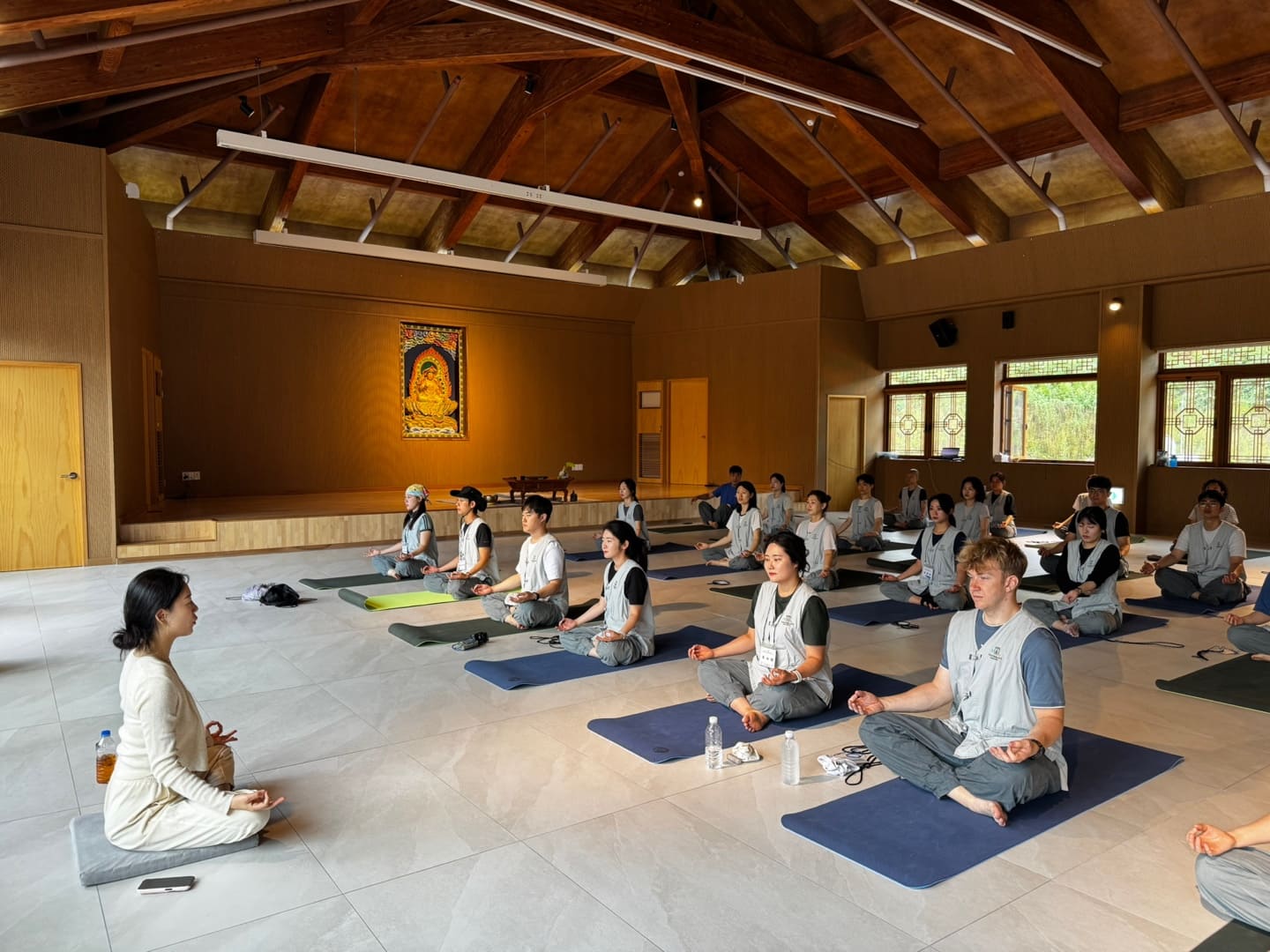 Cultural Corps of Korean Buddhism (CCKB) akan menyelenggarakan program Templestay khusus bagi warga negara asing pada September mendatang. Foto di atas menunjukkan program meditasi di Kuil Naksansa, Yangyang. (CCKB)
