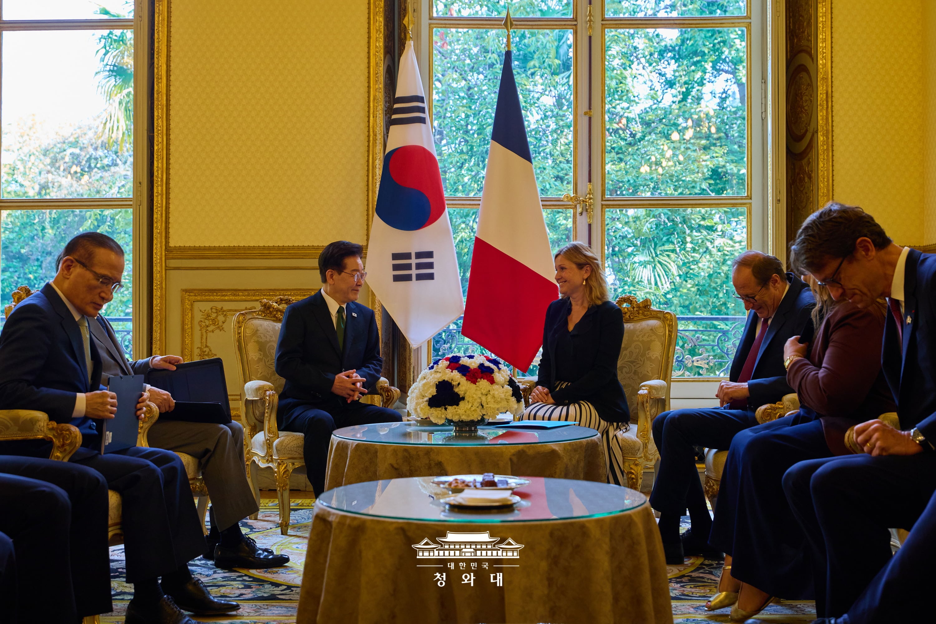 Presiden Lee Jae Myung bertemu dengan Ketua Majelis Nasional Prancis Yael Braun-Pivet pada tanggal 9 September 2026 di Paris, Prancis.