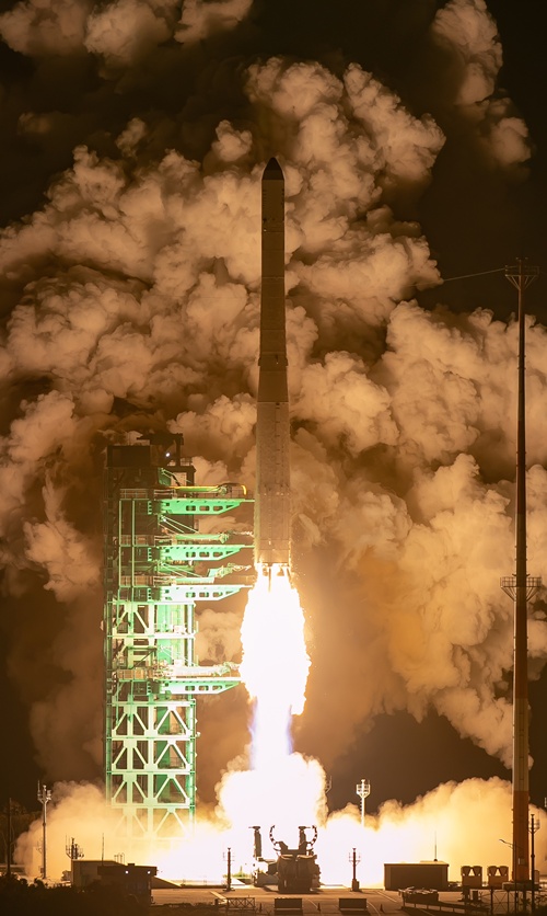Peluncuran Nuri (KSLV-II) yang keempat kalinya telah dilakukan pada tanggal 27 November 2025 pukul 01:13 pagi di Pusat Luar Angkasa Naro, Goheung-gun, Provinsi Jeollanam. (KARI)