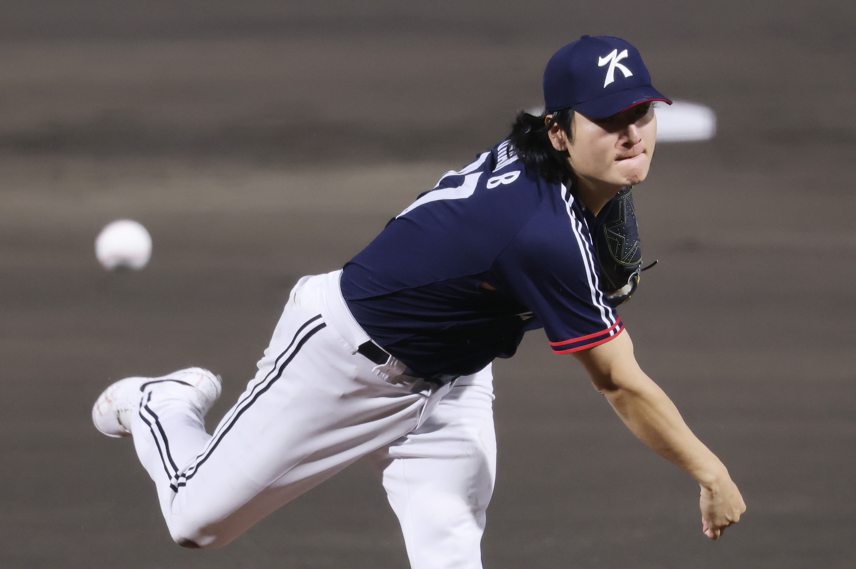 Gwak Been melempar bola sebagai pitcher awal Korea dalam pertandingan final bisbol melawan Jepang di Asian Games Aichi-Nagoya 2026 yang digelar pada tanggal  27 September 2026 di Stadion Bisbol Kota Toyohashi, Prefektur Aichi, Jepang.