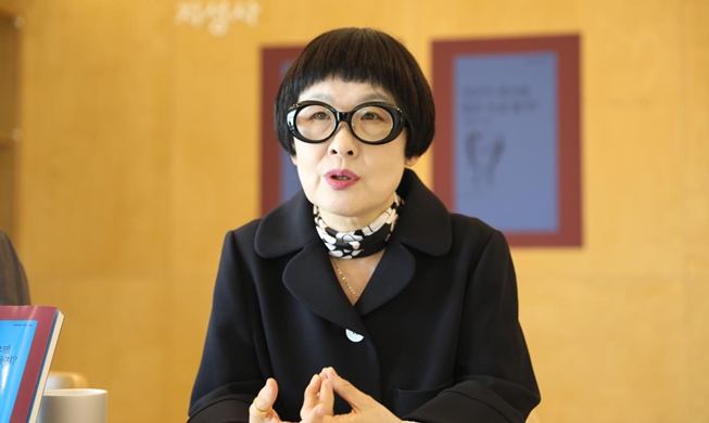 Penyair Kim Hyesoon Dipilih Sebagai Anggota Kehormatan Asing di Akademi Seni dan Sains AS