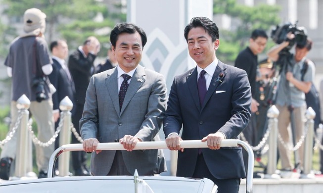 Menhan Korea-Jepang Sepakat Perkuat Pertukaran Tim Aerobatik dan Kerja Sama AI