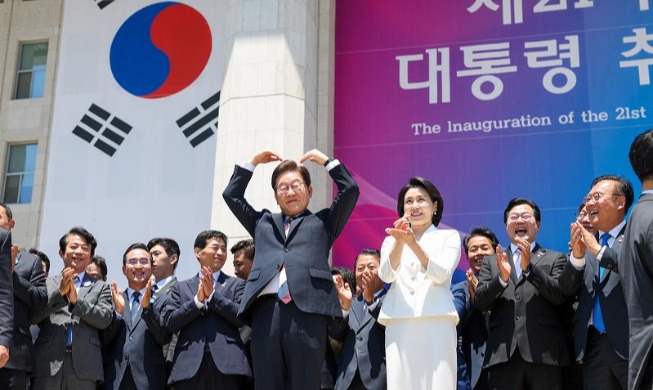 [365 Hari Pemerintahan Lee Jae Myung] ⑤ Kilas Balik dalam Foto