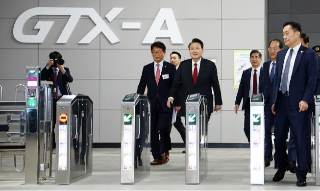 Presiden Yoon Tiba di Stasiun Dongtan Setelah Mencoba GTX-A