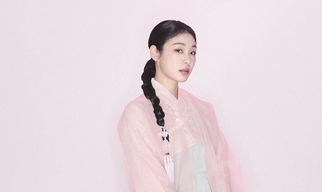 Hanbok Kim Yuna Ditampilkan di London Fashion Show