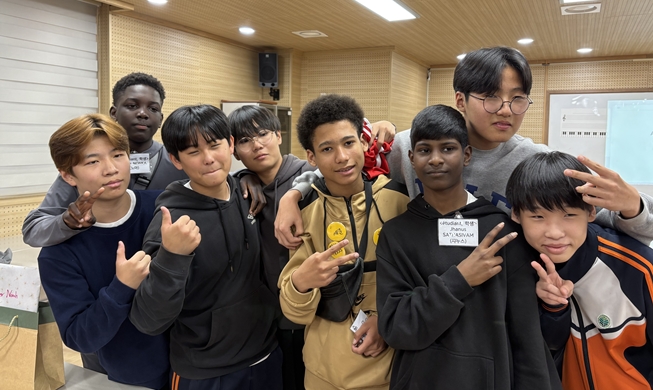 Pengalaman Pertama Siswa-siswa SMP Prancis Bersekolah di Korea