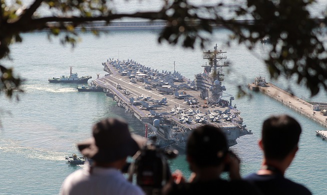 Kapal Induk Bertenaga Nuklir USS Ronald Reagan Tiba di Laut Busan