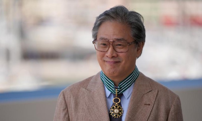 Sutradara Park Chan-wook Raih Bintang Jasa Ordo Seni Rupa dan Kesusastraan Prancis